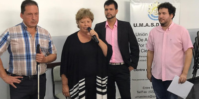 Gonzalo y Matías (Tiflolibros) durante la inauguración del PAL Mar del Plata