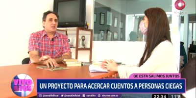 Imagen de Pablo Lecuona, director de Tiflonexos, siendo entrevistado durante la nota.